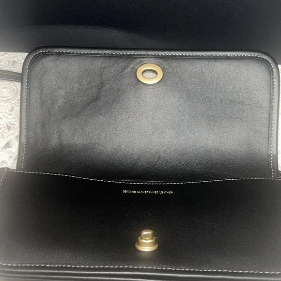 Gorgeous Coach Dinky Bag - Picture 7 of 13